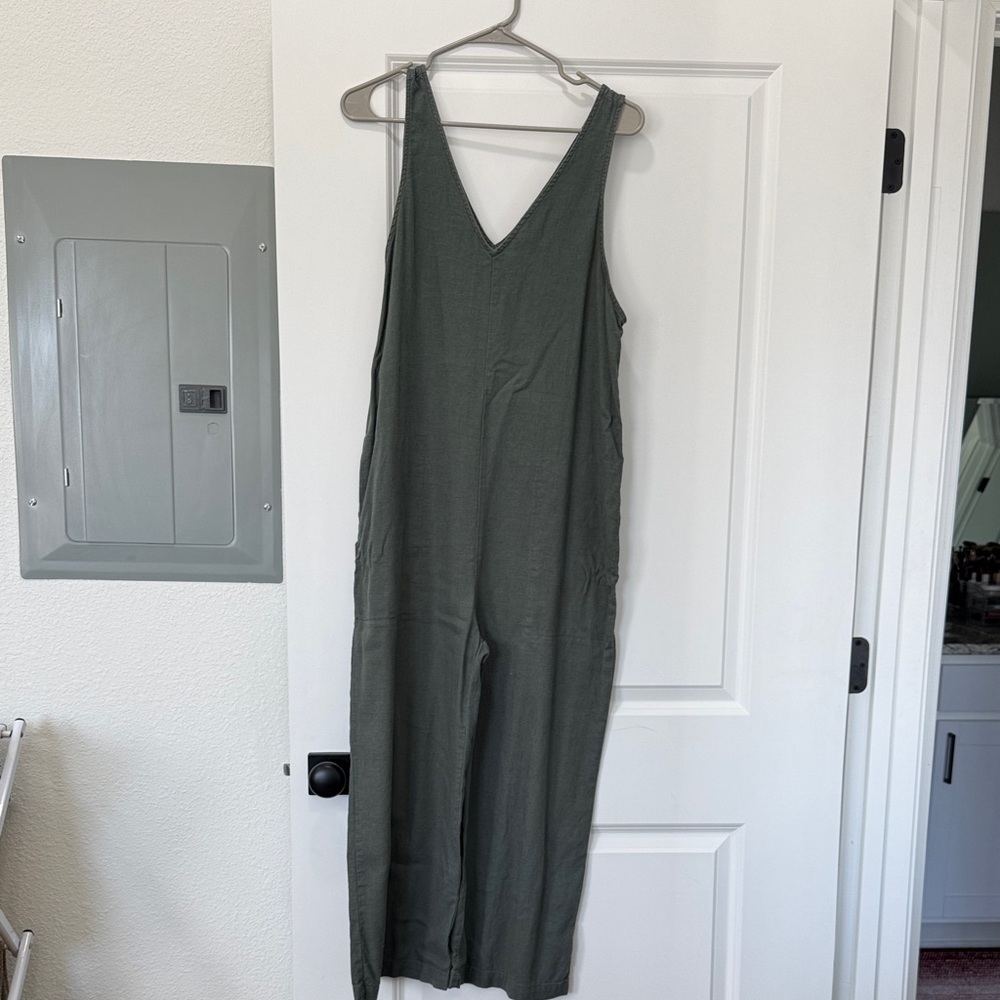 Universal Thread Olive Green Sleeveless Jumpsuit Size Small